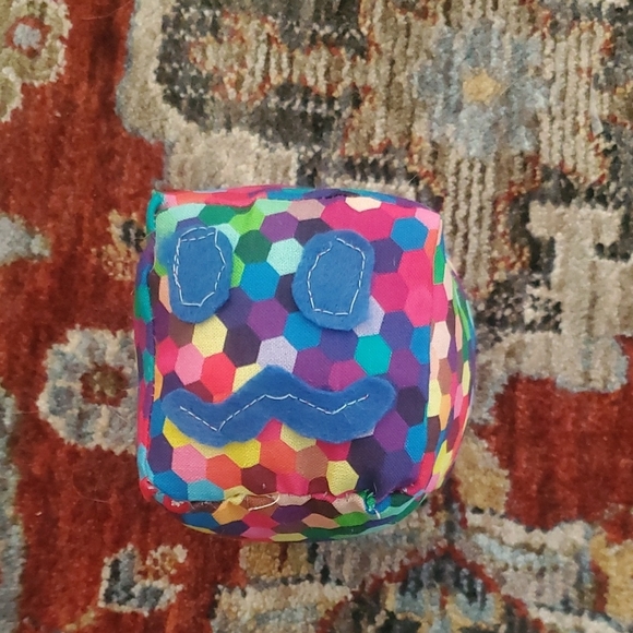 Handmade SlimeCube - Colorful hexagon Happy - Picture 1 of 1